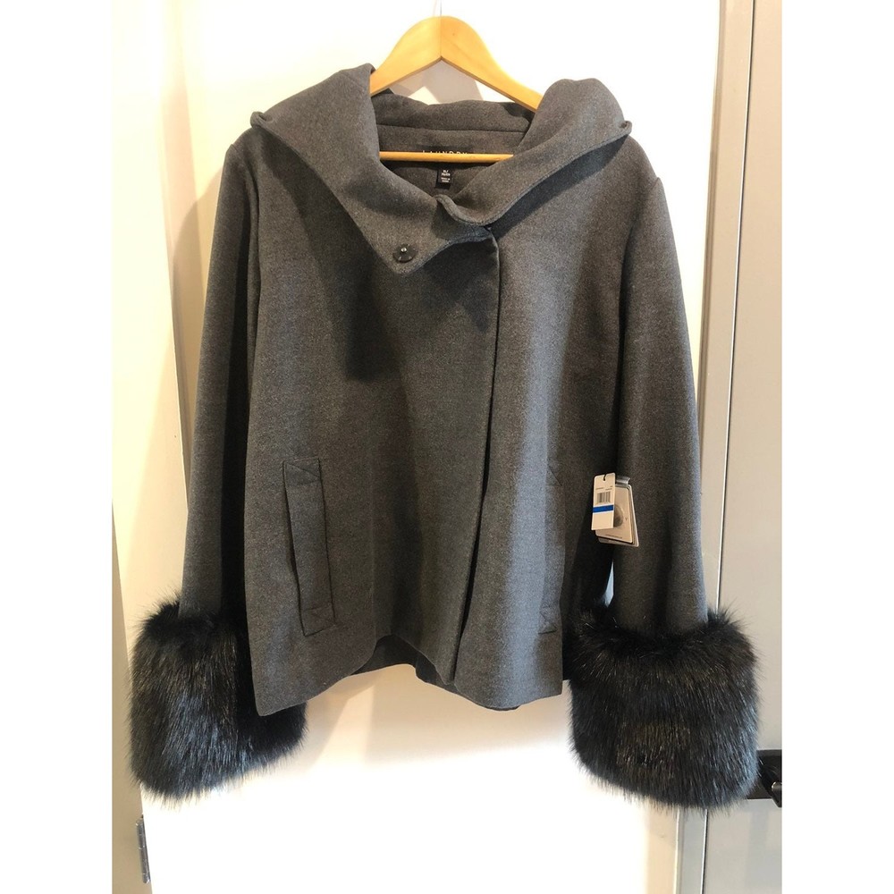 NWT Laundry by Shelli Segal Coat, Removable Cuffs